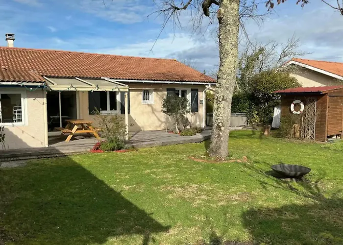 Hébergement de vacances Maison Avec Jardin Au Calme à Audenge