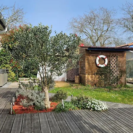 بيت للعطل House With Garden In A Quiet Area Of