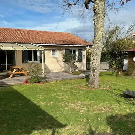 بيت للعطل House With Garden In A Quiet Area Of أودينج