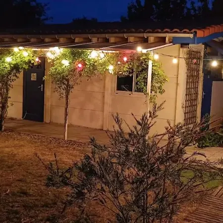 House With Garden In A Quiet Area Of بيت للعطل