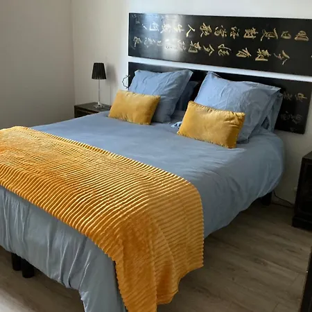 بيت للعطل House With Garden In A Quiet Area Of *