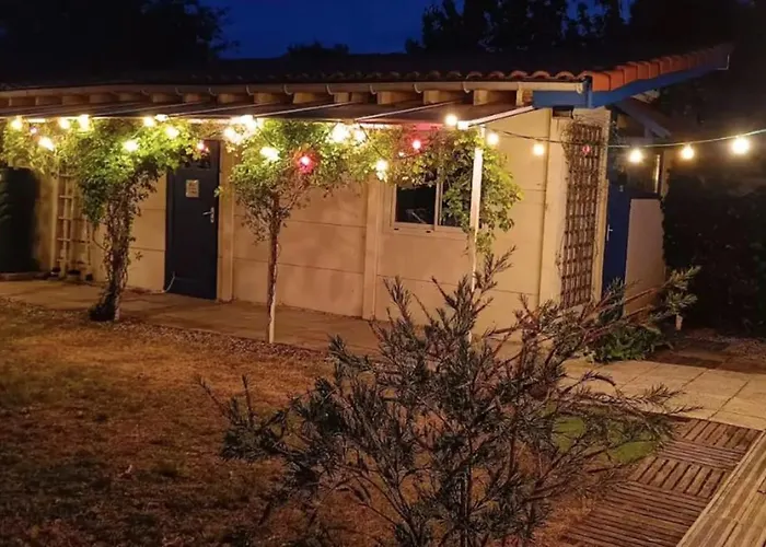 House With Garden In A Quiet Area Of Casa vacanze